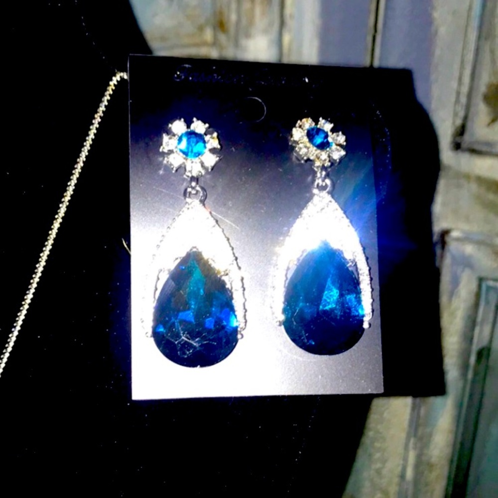 New Beautiful sterling silver earrings
